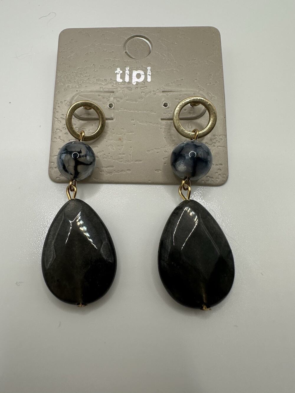 NWT Tipi Gold Tone Dangle Earring With Multicolor Glass Stone 2”L